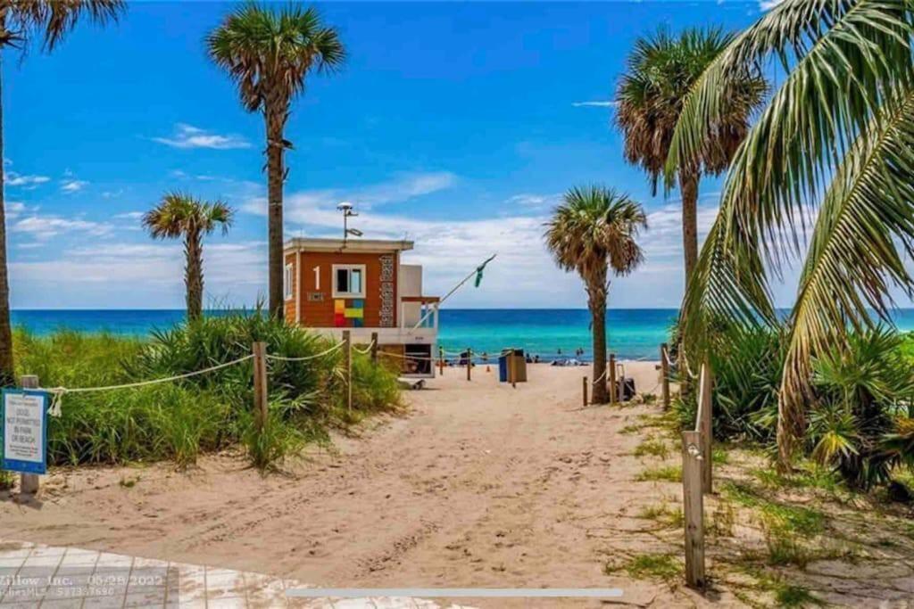 Beachfront In Miami With Stunning Views 1a Apartment