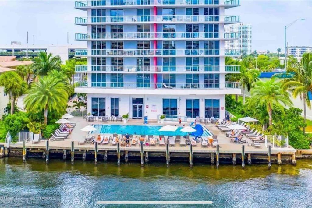 Beachfront In Miami With Stunning Views 1a Hallandale Beach