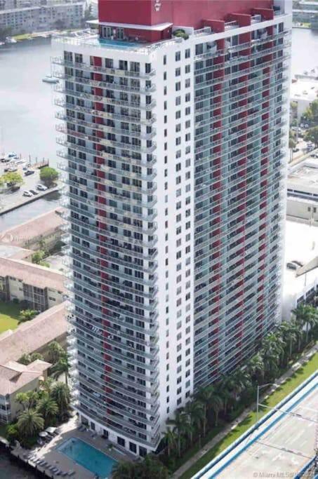 Beachfront In Miami With Stunning Views 1a Hallandale Beach