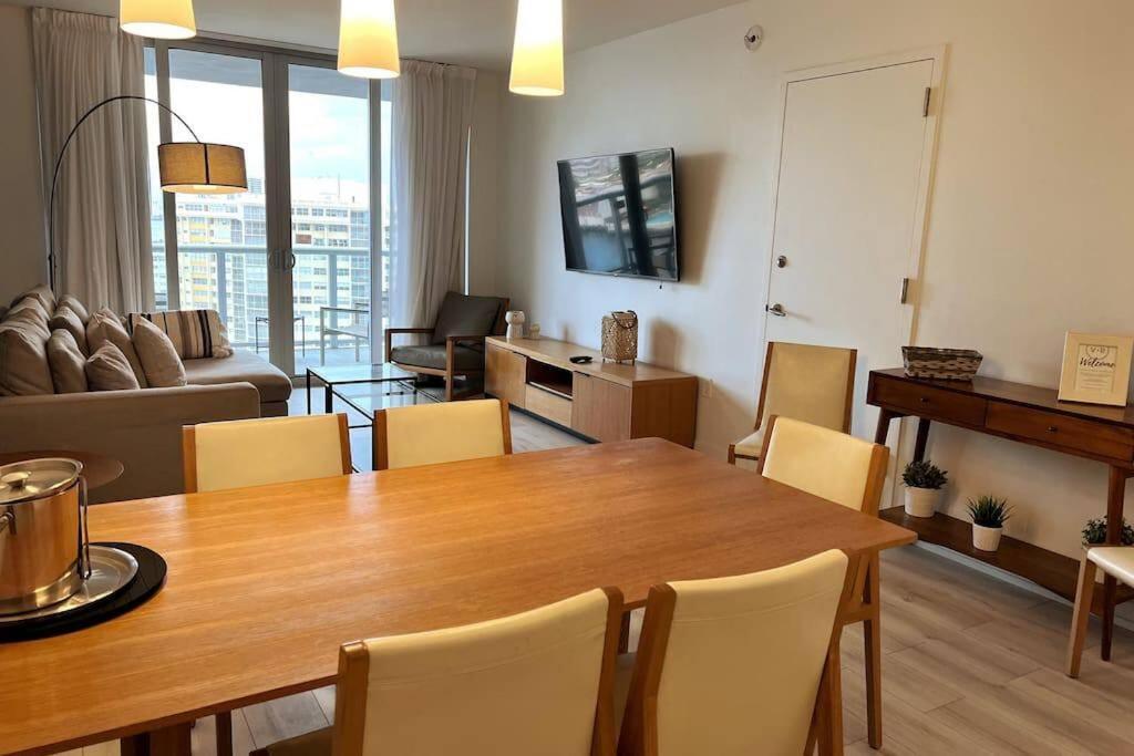 Beachfront In Miami With Stunning Views 1a