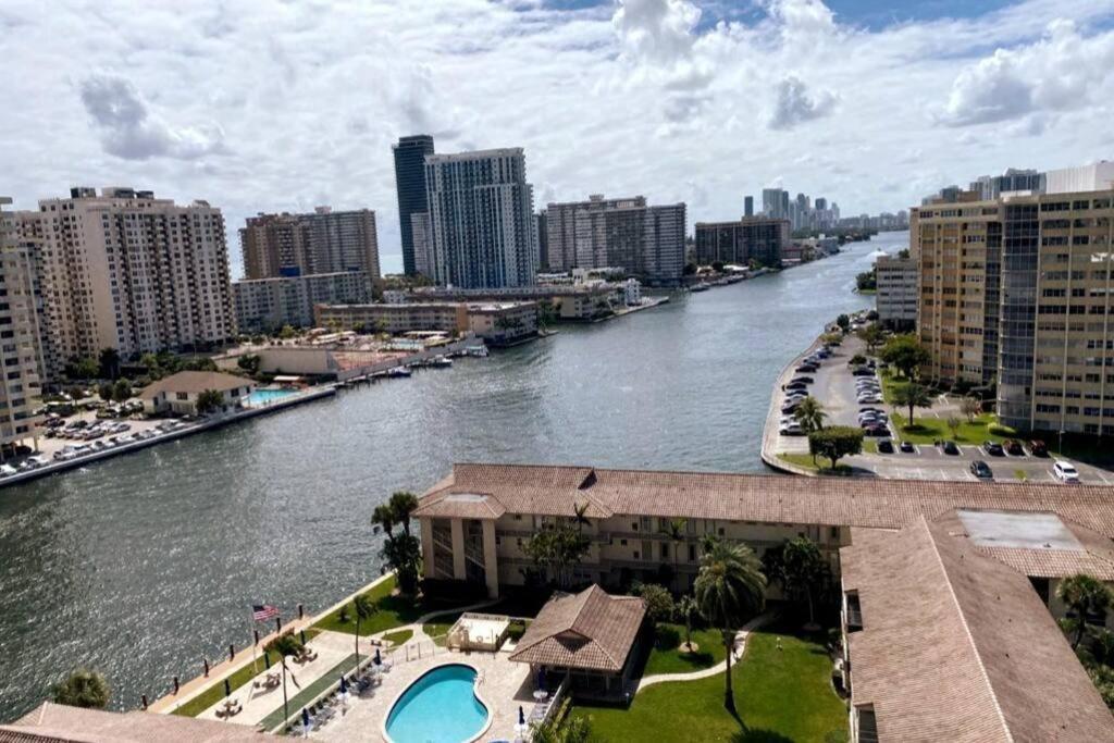 Beachfront In Miami With Stunning Views 1a * Hallandale Beach