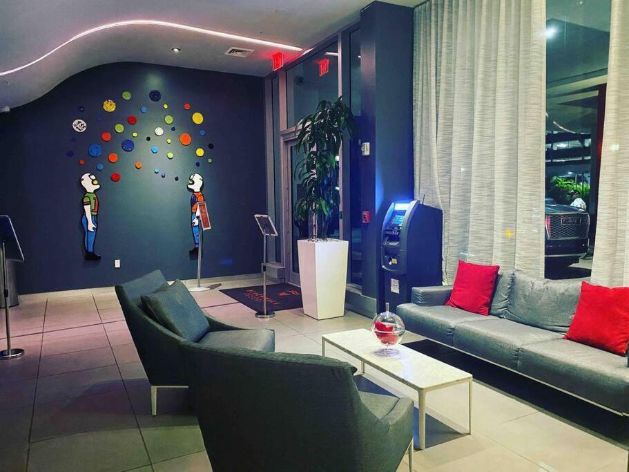 Beachfront In Miami With Stunning Views 1a Apartment Hallandale Beach