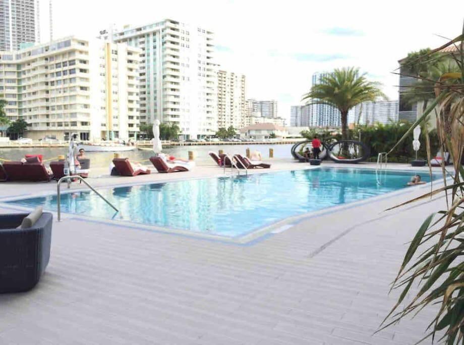 Beachfront In Miami With Stunning Views 1a * Hallandale Beach