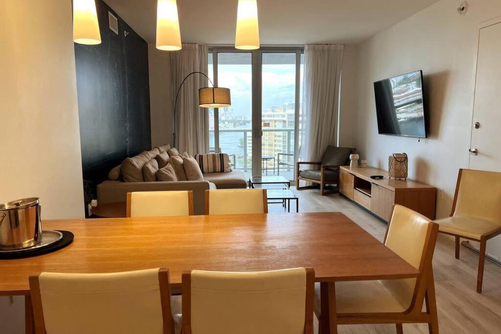 Beachfront In Miami With Stunning Views 1a Apartment Hallandale Beach