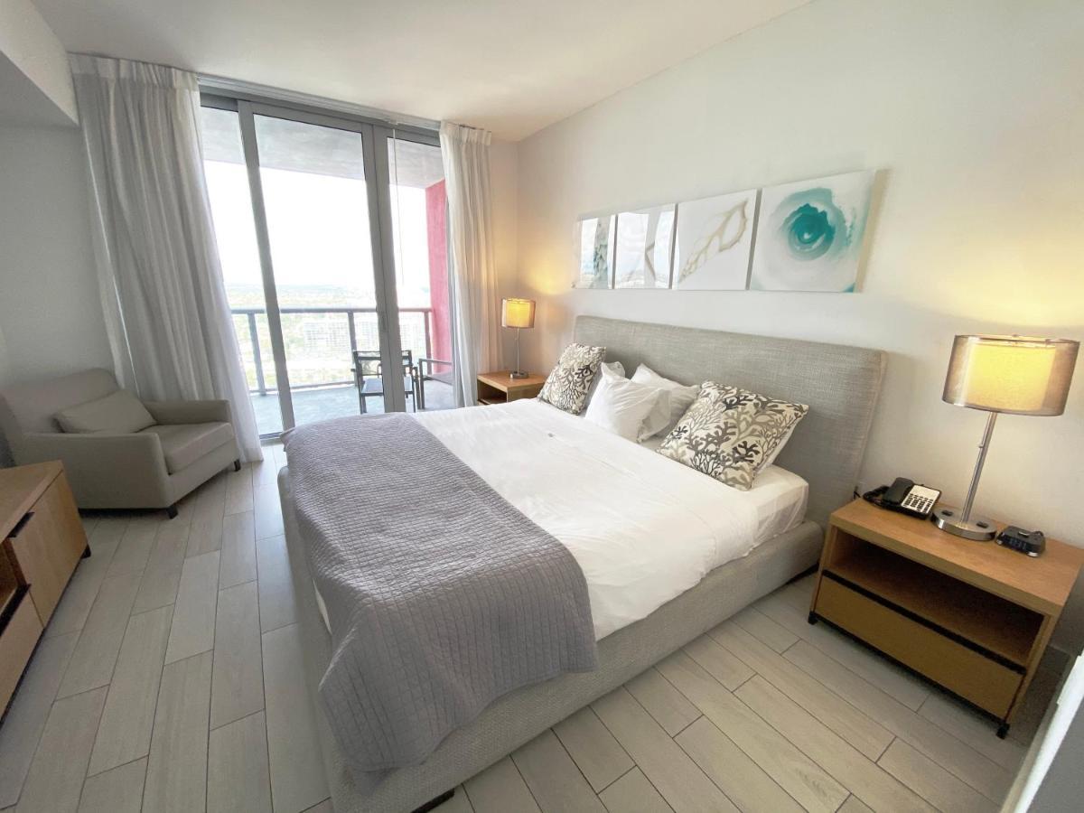 Beachfront In Miami With Stunning Views 1a Apartment Hallandale Beach