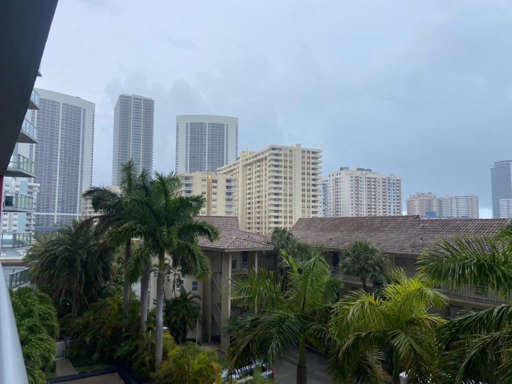 Beachfront In Miami With Stunning Views 1a * Hallandale Beach